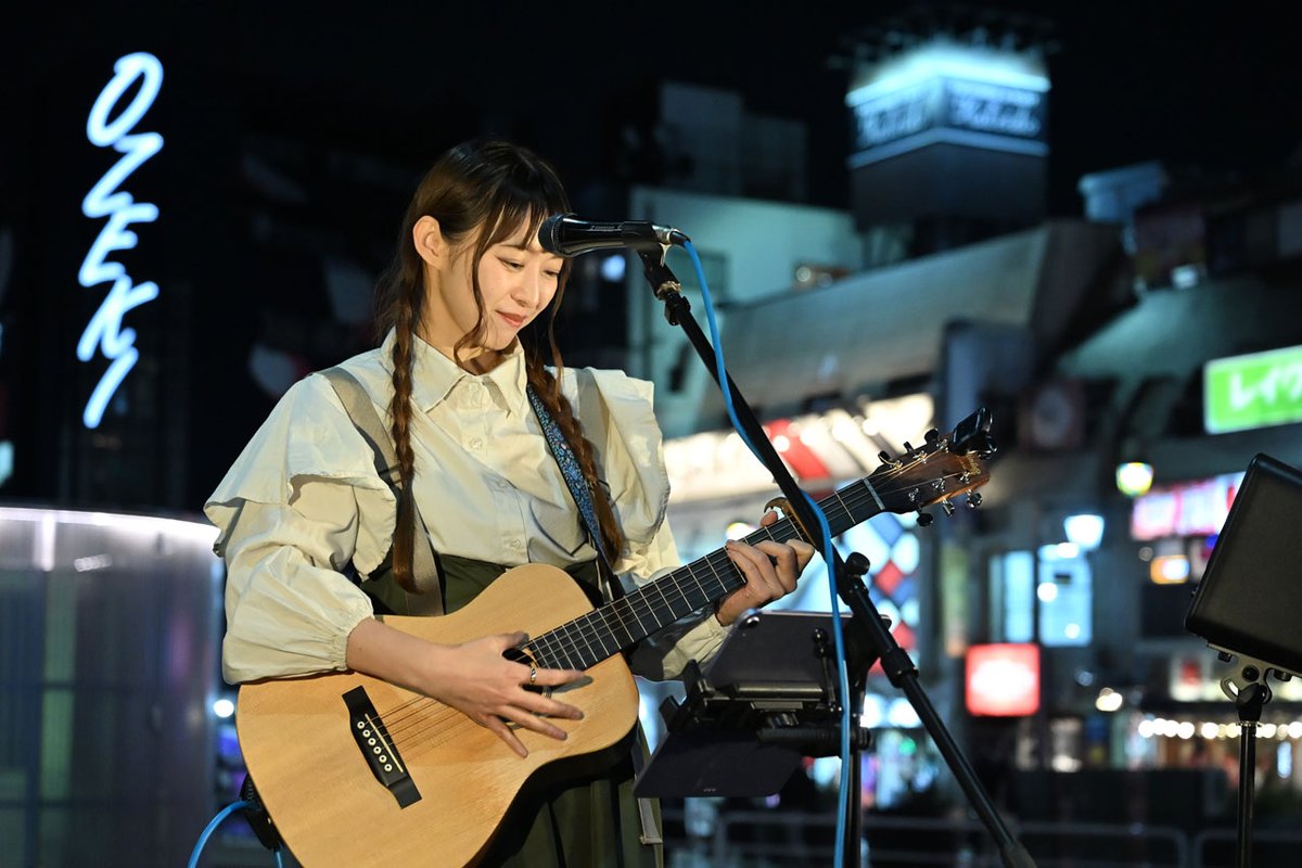 4月6日
相澤香純。＠下北沢駅東口広場内
「下北沢まちの案内所 音楽ライブ」♪

Photo①

<a href="/aizawa_kasumi/">相澤香純。9月6日ワンマン@川崎</a>
lit.link/aizawakasumiof…
#相澤香純。 #まちの案内所ライブ #下北沢
#下北沢まちの案内所ライブ