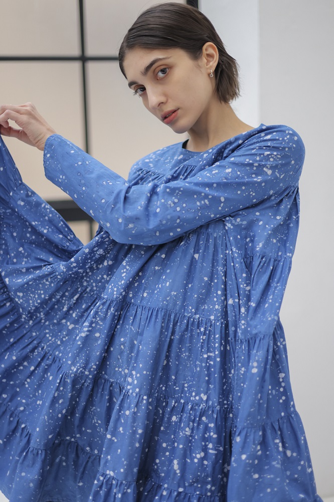 grablisswebplus's tweet photo. Merlette × 京藍染
ブランド設立10周年を記念した京藍染アーティストの松﨑陸とのスペシャルコラボ。
https://t.co/VJKOZpDdkR
#GRABLISS #グラブリス
#ファッション #FASHION #Merlette #京藍染
#松﨑陸 #10周年 #コラボ #ジャパンブルー https://t.co/fL1ironfU5