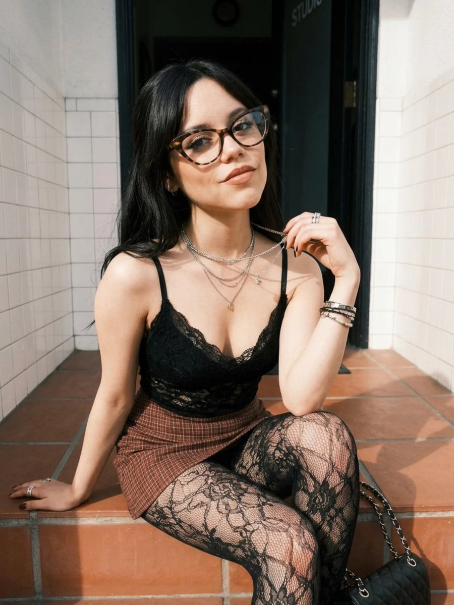 Sarcastic Isabella tweet media