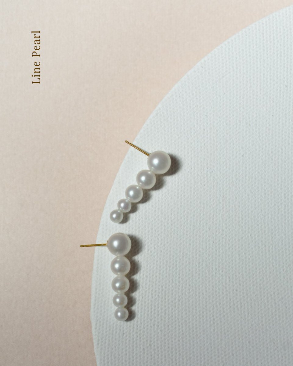 Pearlish_jp's tweet image. 🤍

洗練された雰囲気のオールパールピアス
真珠の白に秘められた複雑なテリ感を贅沢に
主役の存在感を放ちます✨

#Pearlish
#パーリッシュ
#パールジュエリー
#パールチョーカー
#pearls