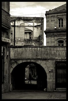 A pesar de estar incluído durante anos nun plan de derriba, o Arco de Quirós sobreviviu ata converterse nun dos puntos máis reconocibles da cidade!!!  #CCVVi