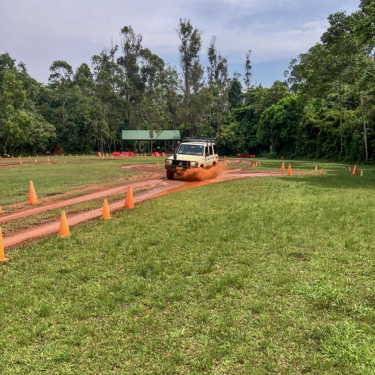 oncourse4wd's tweet photo. Rainy season at the moment. Drive to the conditions; practicing to develop a driving style which is proactive, systematic and smooth.

🚙Professional 4wd DDT Course.
___
Proactive. Practical. Proven.
25+ years teaching what works.
#OnCourse4wd #4wdTraining #DriverDevelopment https://t.co/Uvp3UgSaan