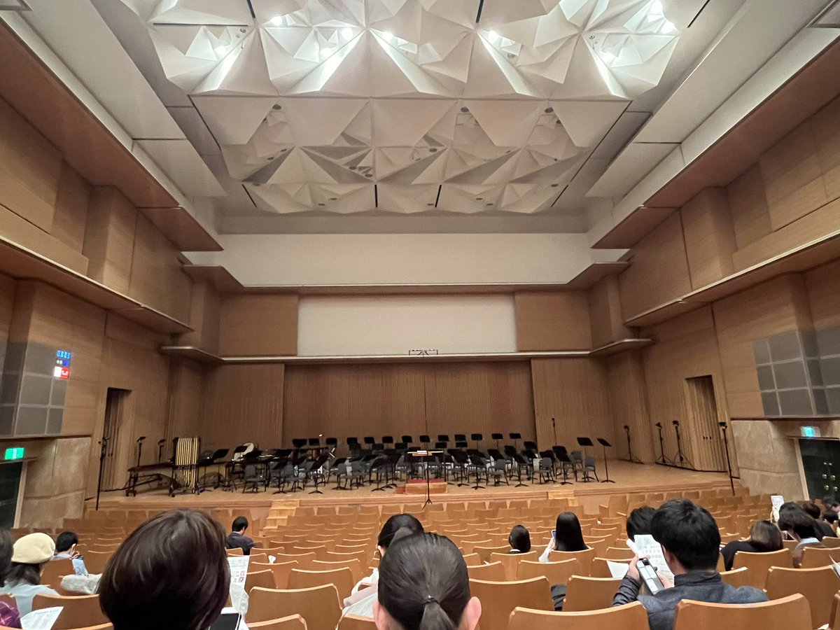 Nanac0728's tweet photo. 今週日曜にあったZブラスの演奏会めちゃくちゃ良かった😭😭😭😭
アンコールのディスコキッドの青春パワーに気づいたら泣いてた😭😂😂笑

指揮者が雑談で話してたけど福島から来てる子もいたらしいすごいよぉ~~😭🤍🤍🤍 https://t.co/Urx9tZqaXC