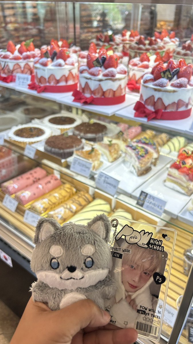 khanaphoto's tweet photo. พาดงยอน แวะกินหนม ณ เมืองกูมี เยอะแยะไปหมด

#choikwonsoo 
#DONGYEON #동연 
#푸파워 #POWERNOW 🇰🇷🇰🇷 https://t.co/RBgVHOYr1r