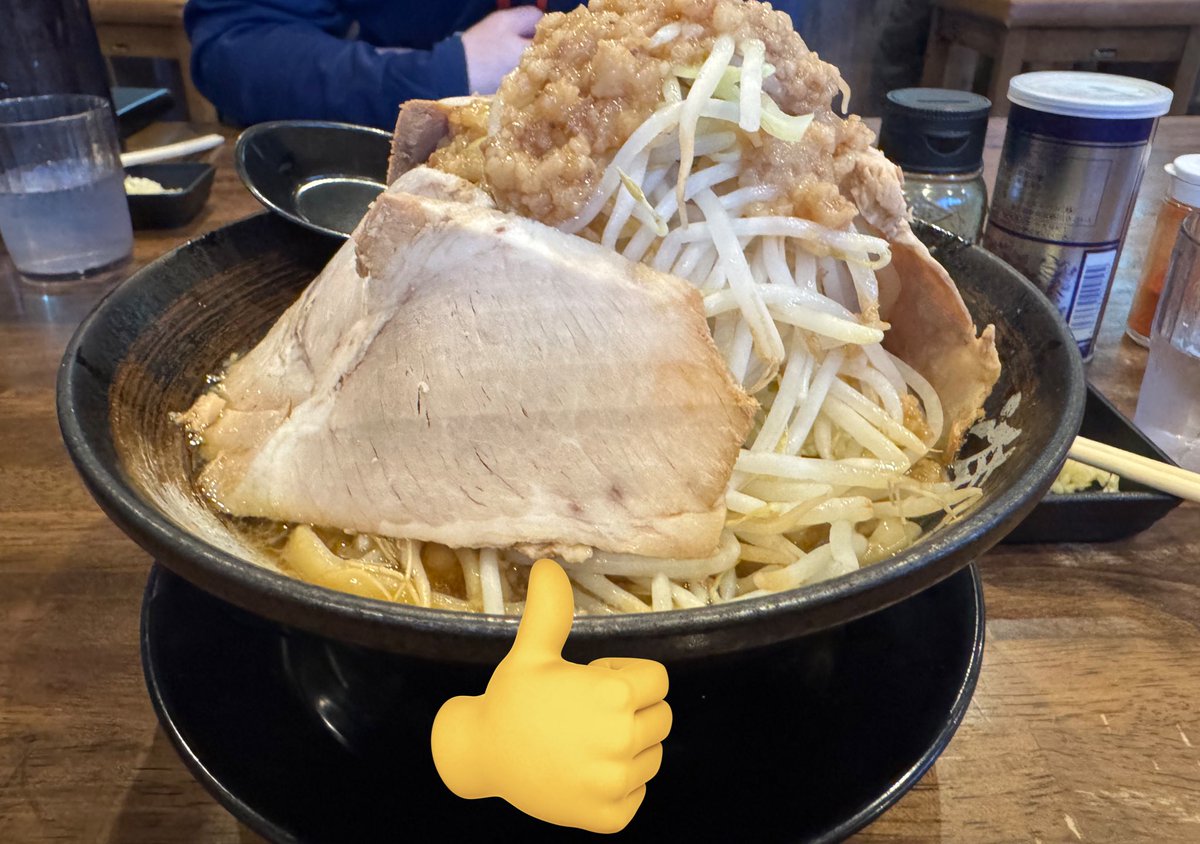 usagiya3's tweet photo. #麺屋現進
 麺300ヤサイ5倍ニンニク1.5倍他3倍でオーダー。次は7倍でいきます。 https://t.co/IGqgjDcE74