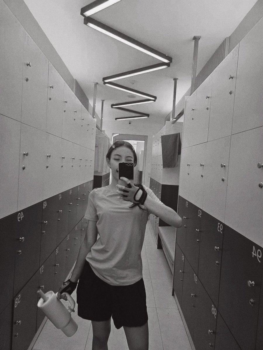 ตาออมคับเมีย tweet media