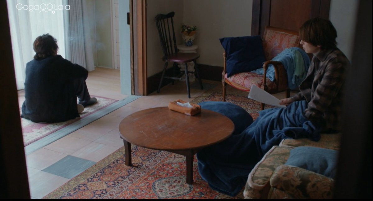 rialeetea's tweet photo. I'm also obsessed with how cozy and warm these shots are and the overall ambiance of the episode 🙈 It really makes you feel like everything is settling back into place after this fateful reunion.

#LifeinSmokeyBlue
#ドラマスモブル https://t.co/n0lPoFgyKs