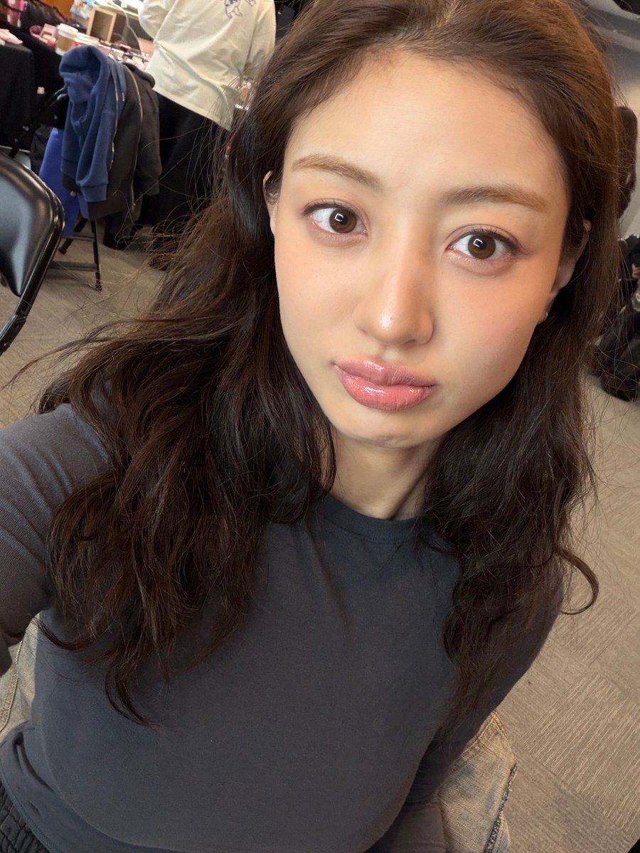 With Hyo 🏧 tweet media