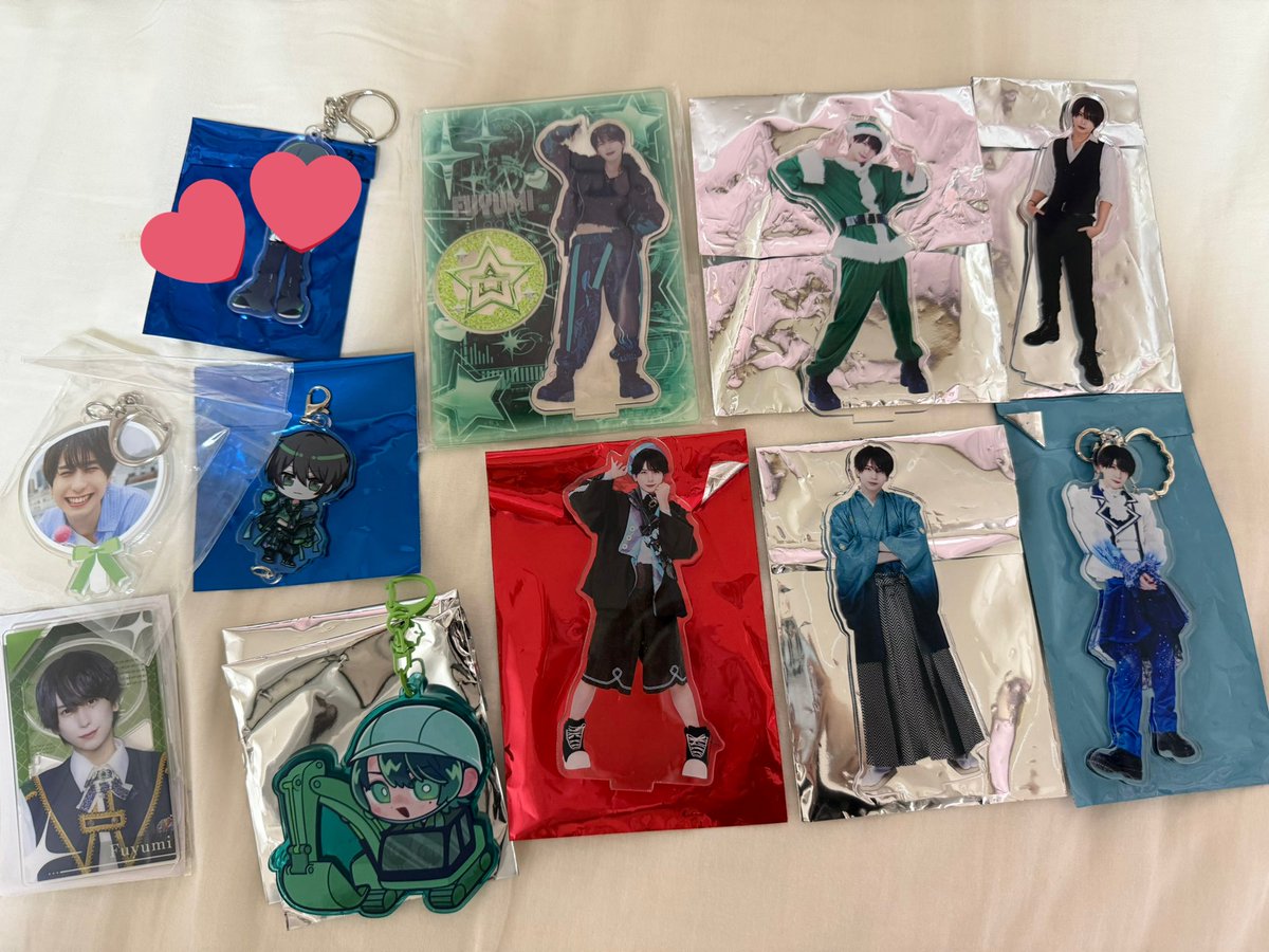 ak_hr_j's tweet photo. せーぶぽいんと らぶれす luvless DTB グッズ まとめ売り 🎮💔💚

譲　画像
求　定価（ALT記載）

物により定価以下でのお取引可能です。お気軽にお声掛けください。まとめての場合多少お値引させて頂きます。
取引可能な現場日程リプ欄に記載しております。郵送可能（PayPay、銀行振込での取引） https://t.co/wxYOlAaQJh
