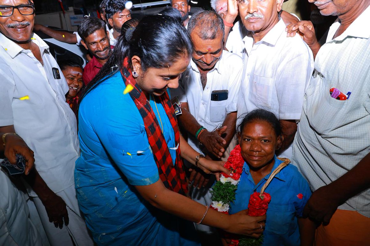 kirthiga_dmk's tweet photo. அய்யனார்புரம் அருகில் திராவிட மாடல் சாதனைகளை எடுத்துக்கூறி மக்களிடம் தீவிரமாக வாக்கு சேகரித்தோம்.
#vote4kiruthigathangapandi #DravidianModel2pointO #tnelection2026 #thiruparankundram #tpk4dmk #Vote4DMK #mlaelection #VoteForDMK #MKStalin https://t.co/ZFnmtHx1dT