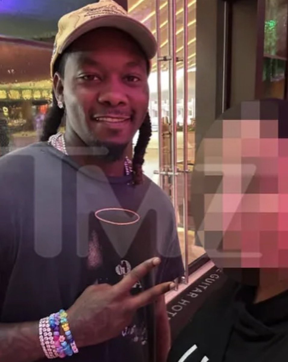 yL_IN_LAGOS's tweet image. This was Offset Feel relaxed and smiles even taking pictures with the fans before being shOt at Florida Casino