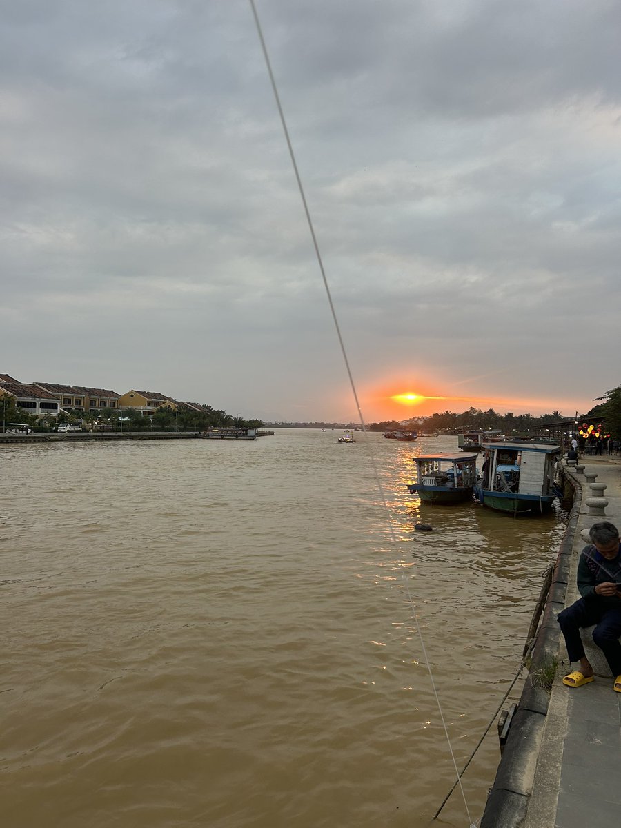 Dilaw 🤌 tweet media