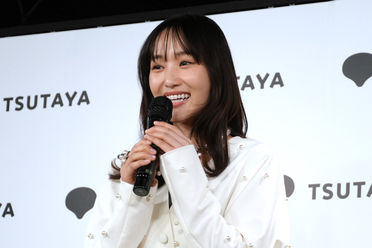 RBBTODAY's tweet photo. 櫻坂46初代キャプテン・菅井友香、デビュー10周年を報告「心から感謝しております」
https://t.co/iFqZZW7psN

#菅井友香 https://t.co/Y4rNLwAxmY