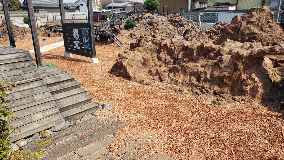 littlecraft4x4's tweet image. 本日も元気に営業中❗

走り放題キャンペーン実施中✨
1日料金：2,500円(税込)

本日は曇り空です☁

20時まで営業🚪
ご来店お待ちしております(*^^*)
明日は定休日となります🙇🏻‍♀️"

#リトルクラフト #クローラーパーク #RC #crawler #キャンペーン