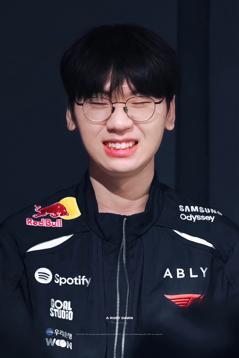 로던ʳᵒᵈᵃʷⁿ tweet media