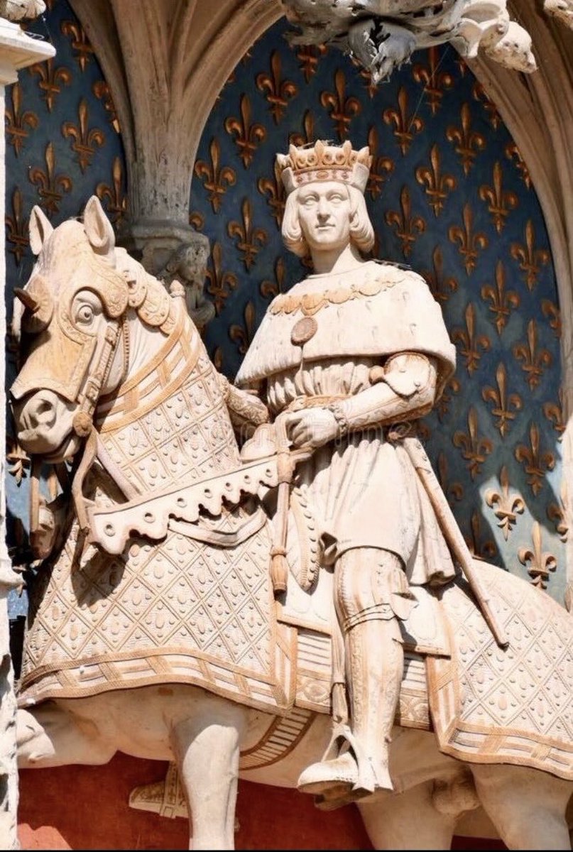 Montjoie Saint Denis tweet media