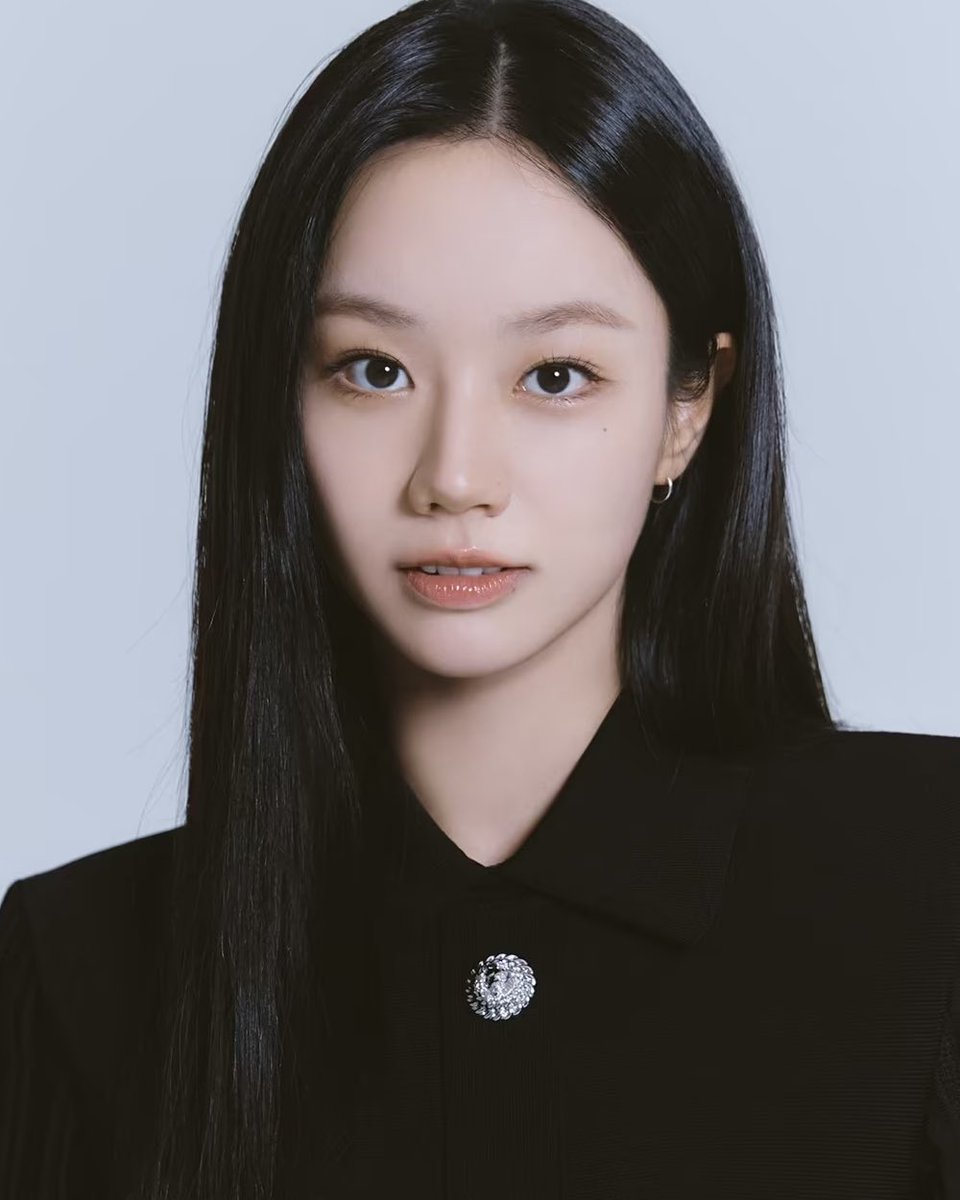 ๋ฃจํค tweet media