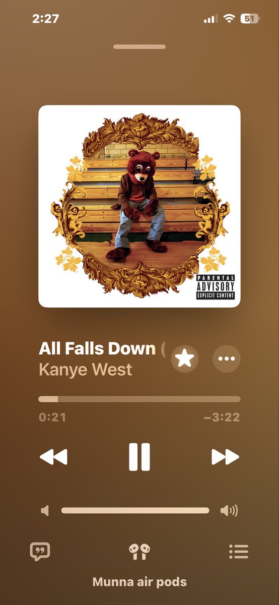 MoolahManz's tweet photo. Listen to old @kanyewest got me wanting get bacc to music 🎶 https://t.co/HnRLKOaKWT