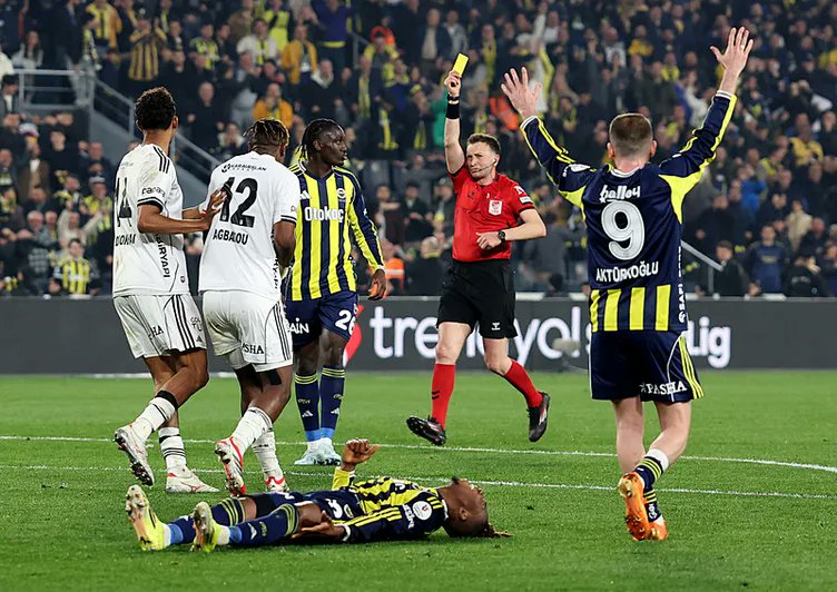 sabahspor's tweet photo. Ömer Üründül: Şu anda FIFA Hakem Komitesi Başkanı Pierluigi Collina. UEFA Hakem Komitesi Başkanı ise Roberto Rosetti. Daha eskiden başka isimler vardı. Hepsinin hakemlere dikkatle üzerinde durmaları gereken genel bir tavsiyesi vardır: ‘Pozisyona çok uzaksanız, bulunduğunuz durumda her açıyı süzemiyorsanız, o anki kanaatinize göre penaltı çalmayın’ der. Yasin Kol’a sorsanız, ‘Ben son darbeyi gördüm. Hatta bu yüzden hem penaltı hem de sarı kart verdim’ diyecek. Ama topa teması görmedi!