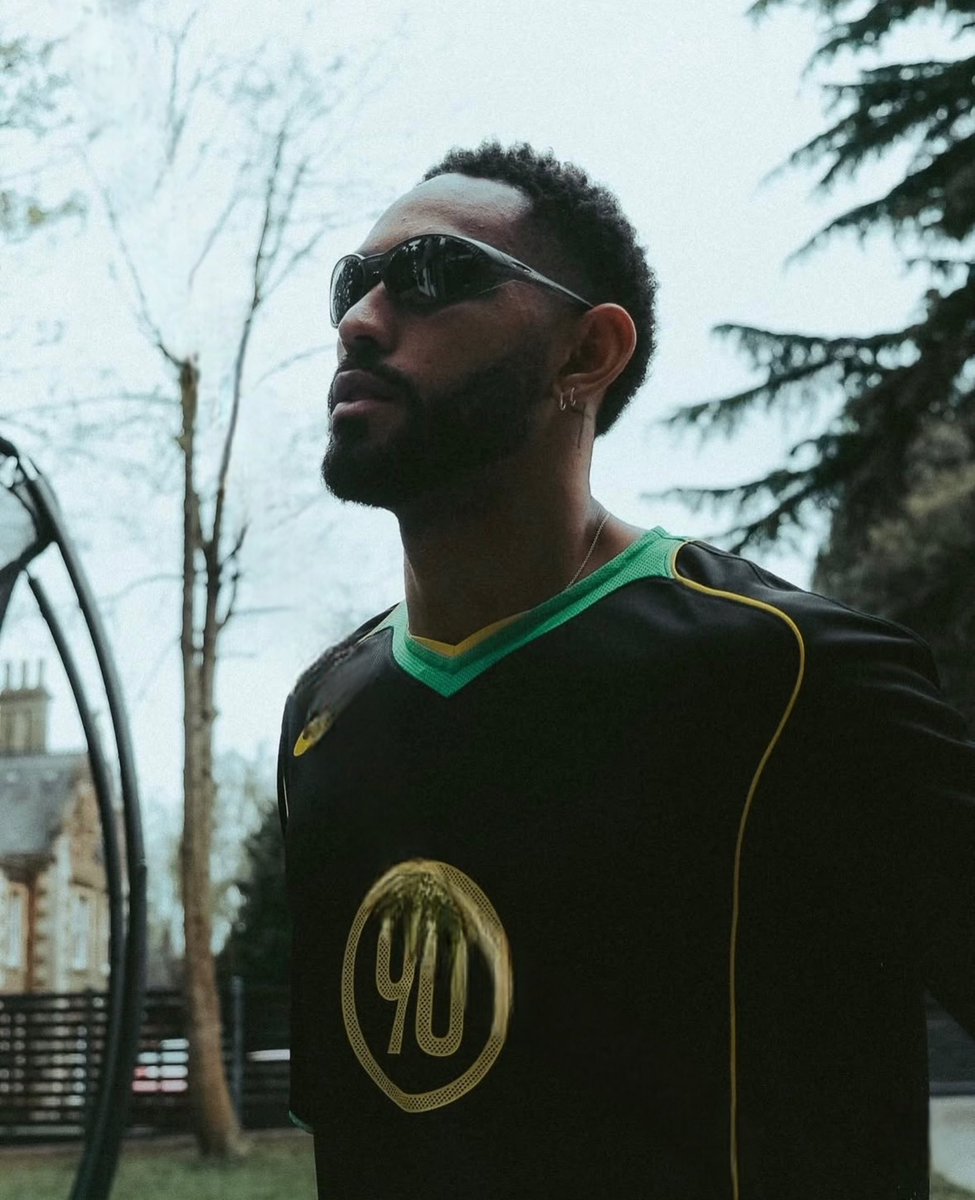 𝐅𝐚𝐧 𝟏𝟎 tweet media