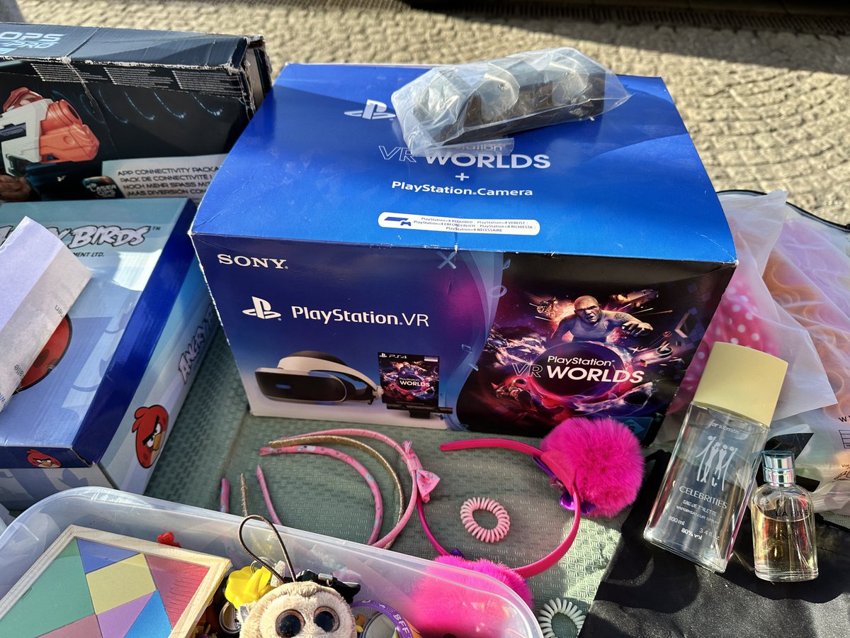 JoachimHesse's tweet image. Die #VR-Brille für #PlayStation ist die einzige, die es ab und zu auf den #Flohmarkt schafft. Schade, dass sich das Konzept nicht durchgesetzt hat. Ich persönlich komme aber ebenfalls mit Mixed Reality (z.B. per Meta Quest 3) besser klar als mit #VirtualReality. Wie geht es euch?