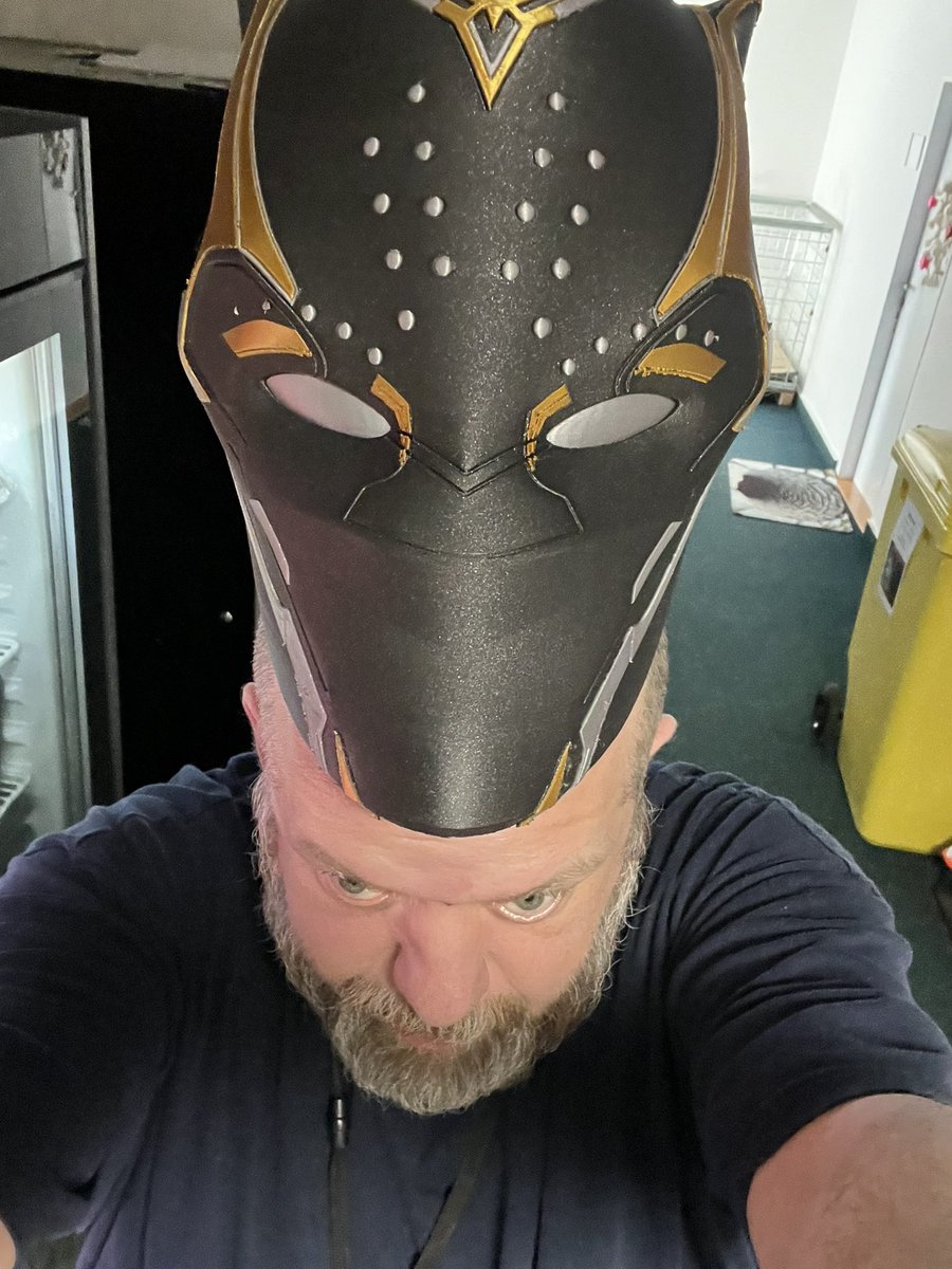 Medvjed's tweet image. Back at work! And ready to fight your layer shifts, bad adhesion and ugly top layers! #Prusa3D #3Dprinting #Prusalife #blackpanther