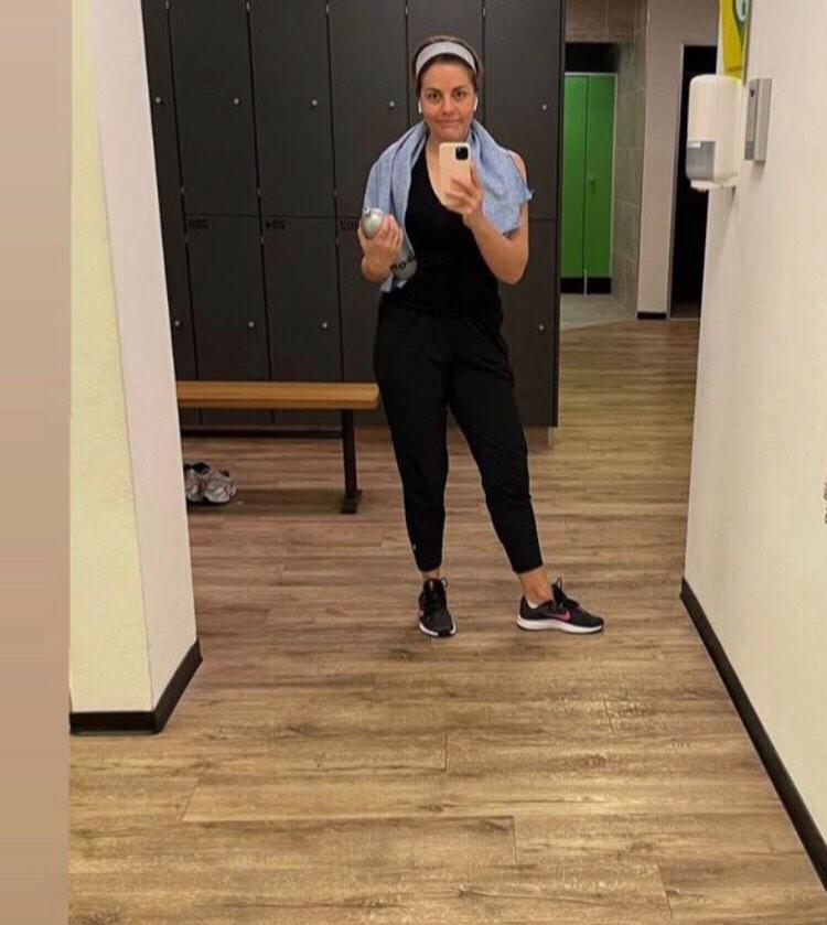 kimmichael29's tweet photo. Not looking for perfection, just embracing myself.💯🥰 https://t.co/yhYixE8Ntz
