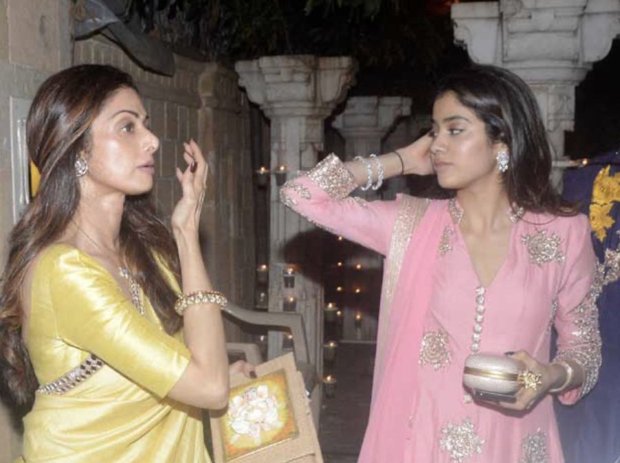 MissMalini tweet media