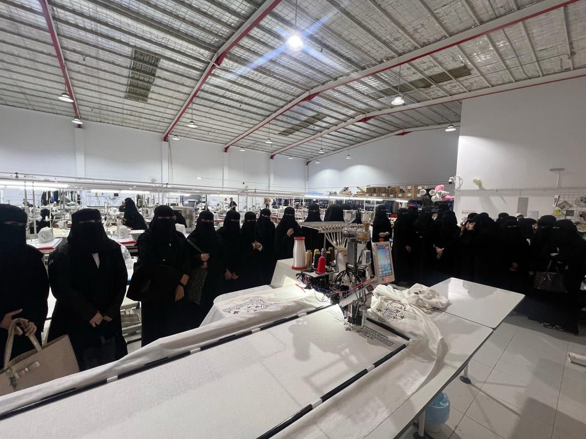 صناعيو المستقبل tweet media