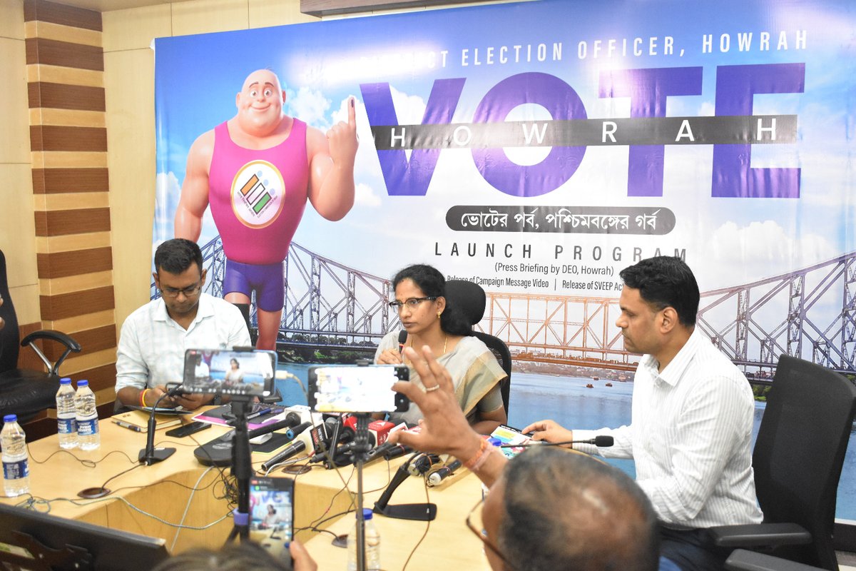 CEOWestBengal's tweet image. Election mascot unveiling &amp;amp; SVEEP calendar launching by DEO Howrah for Howrah district, West Bengal.
#WBLA2026 #SVEEP #Awareness
@ECISVEEP
@SpokespersonECI
@PIBKolkata
@airnews_kolkata
@sveephowrah