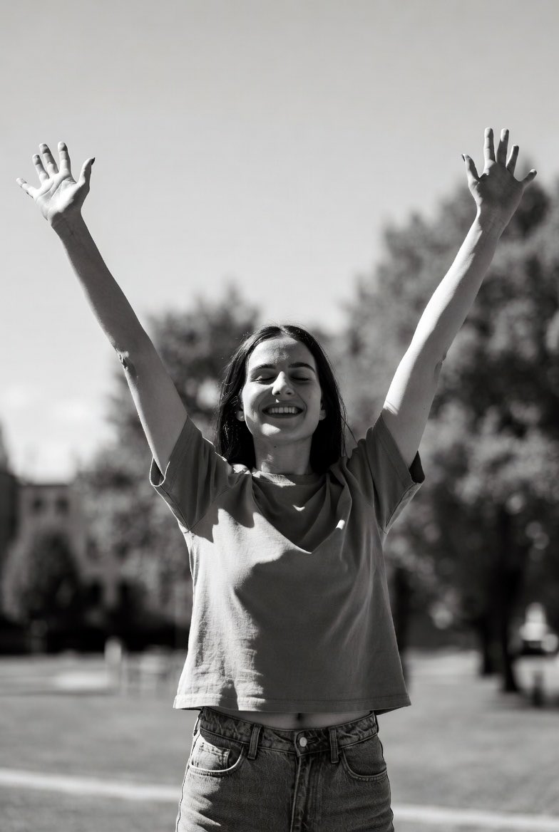 WINNERS DON’T QUIT

They get tired.
They get discouraged.
They face setbacks.

But they don’t stop.

Because they understand that success often comes right after the moment most people give up.

Stay in the game. That’s how you win. 
Have a lovely day ahead