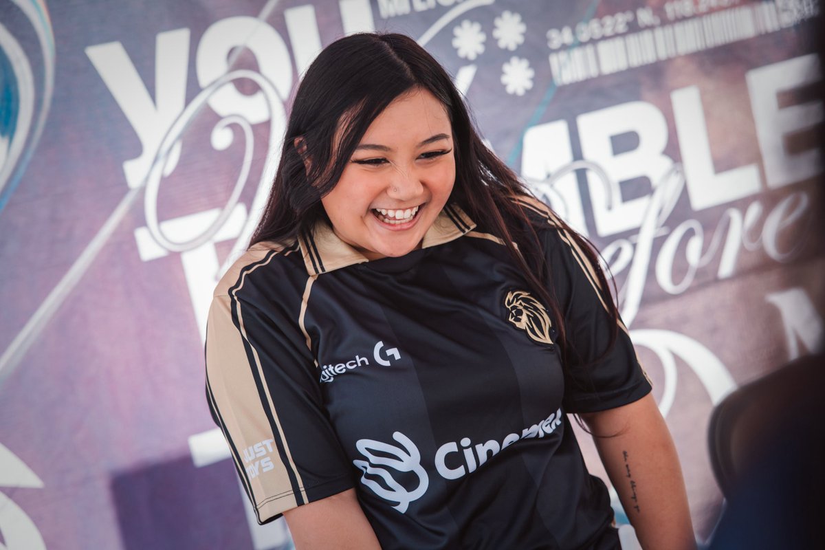 LCS yesterday 🥹 can’t believe i went from going to vct events since 2023 to working at a LCS game in 2026?!!!!!