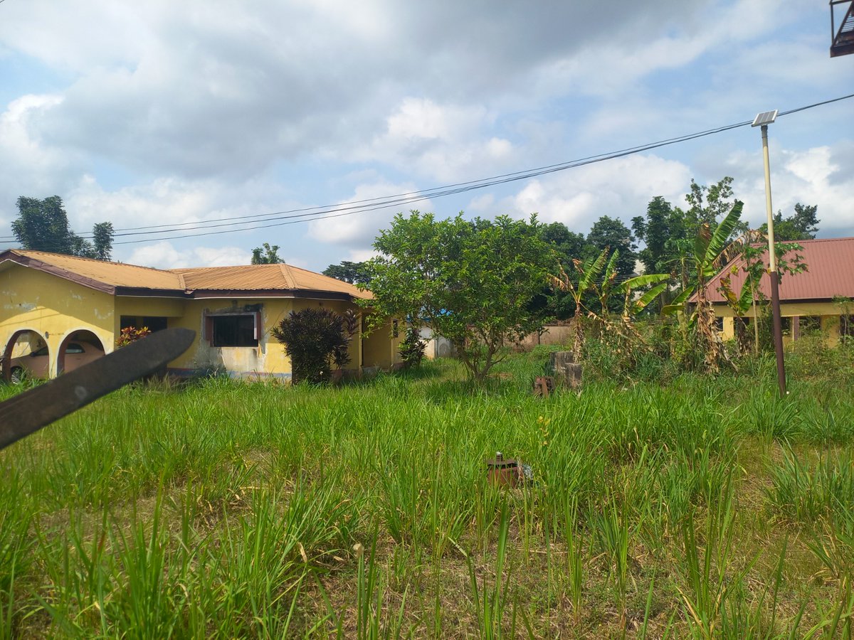 TrackaNG's tweet photo. N83,284,887.32 has already been paid for the Construction of Staff Quarters (1 Block Of 18 Flats - Two Storey Building) at @nigimmigration Training School, Orlu, Imo State. Yet, the project has not even started.

During our follow up visit in March 2026, we found that the site remains untouched. Staff confirmed that only survey work had been carried out two years ago, but no construction has commenced.

The situation around the training school is deeply concerning. The available staff quarters built 4 years ago is already showing signs of abandonment with overgrown grasses, vandalised buildings, and structures gradually deteriorating. 
According to staff, the training school has not been fully operational for about five years due to insecurity in the area.

Meanwhile, according to Govspend, the sum of N83,284,887.32 was paid to Kiya Construction & Properties Ltd in October, 2024 for this project.

This raises important questions:
- Why hasn't the project commenced despite the significant amount paid for it?
- What measures are in place to ensure that this public funds translate into actual infrastructure?

Public projects must be properly conceptualized and implemented with accountability. Paying contractors without visible progress only deepens public distrust and wastes scarce resources.

We call on the @nigimmigration and the relevant supervising authorities to provide clarity on this project. @officialEFCC and @icpcnigeria ro investigate the issue and ensure that work begins immediately.

Public funds must deliver public value.

##publicfundsmustworkforthegoodofthepeople