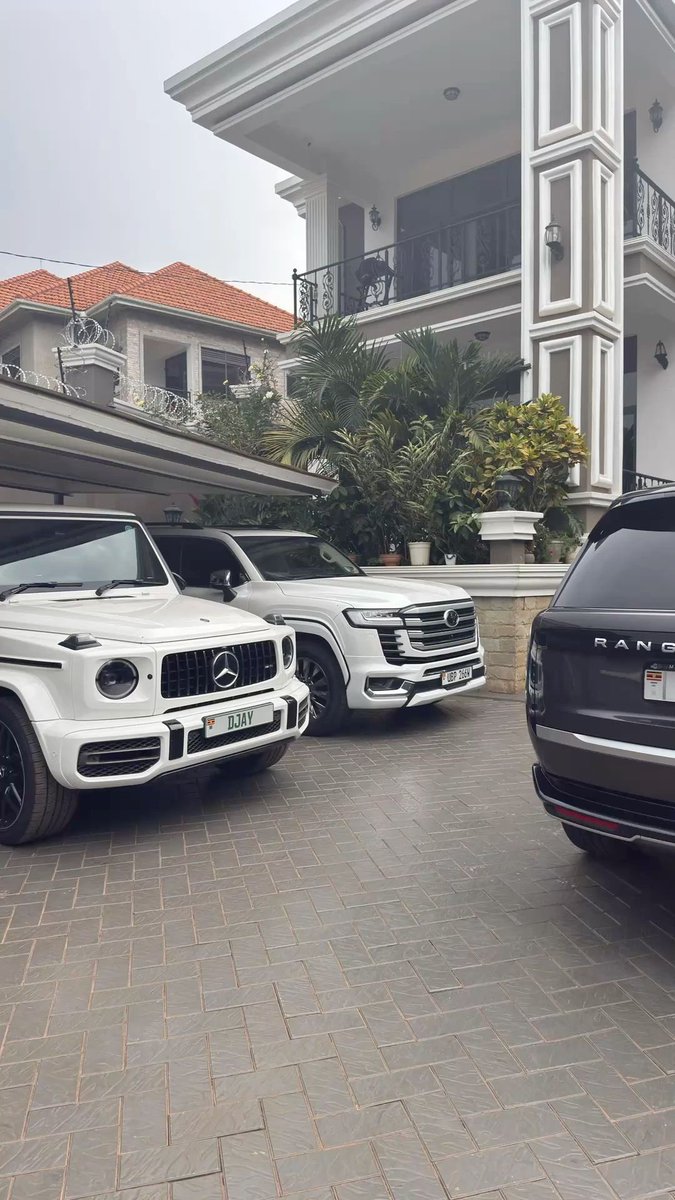 Ivory ✪ tweet media