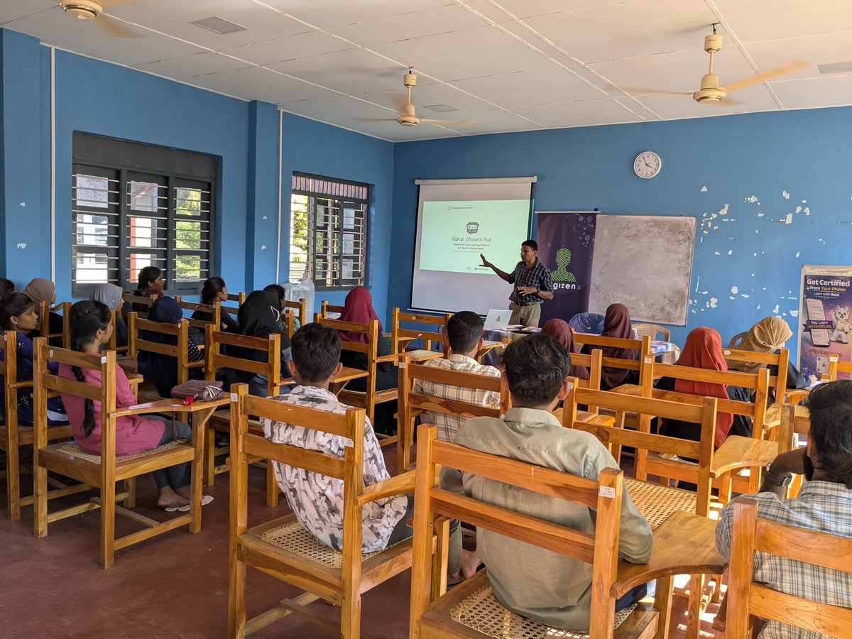 digizenlk's tweet photo. Oddamavadi update 🚀

Our DDI pop-up by digizen engaged marginalized youth, led by Sanoon Moideen &amp; Arzath Areeff. Strong interest in digizen and active use of the DiCi_Hub WhatsApp bot made it impactful.

With Accountability Lab, the journey continues. https://t.co/fZgcJYsMX2