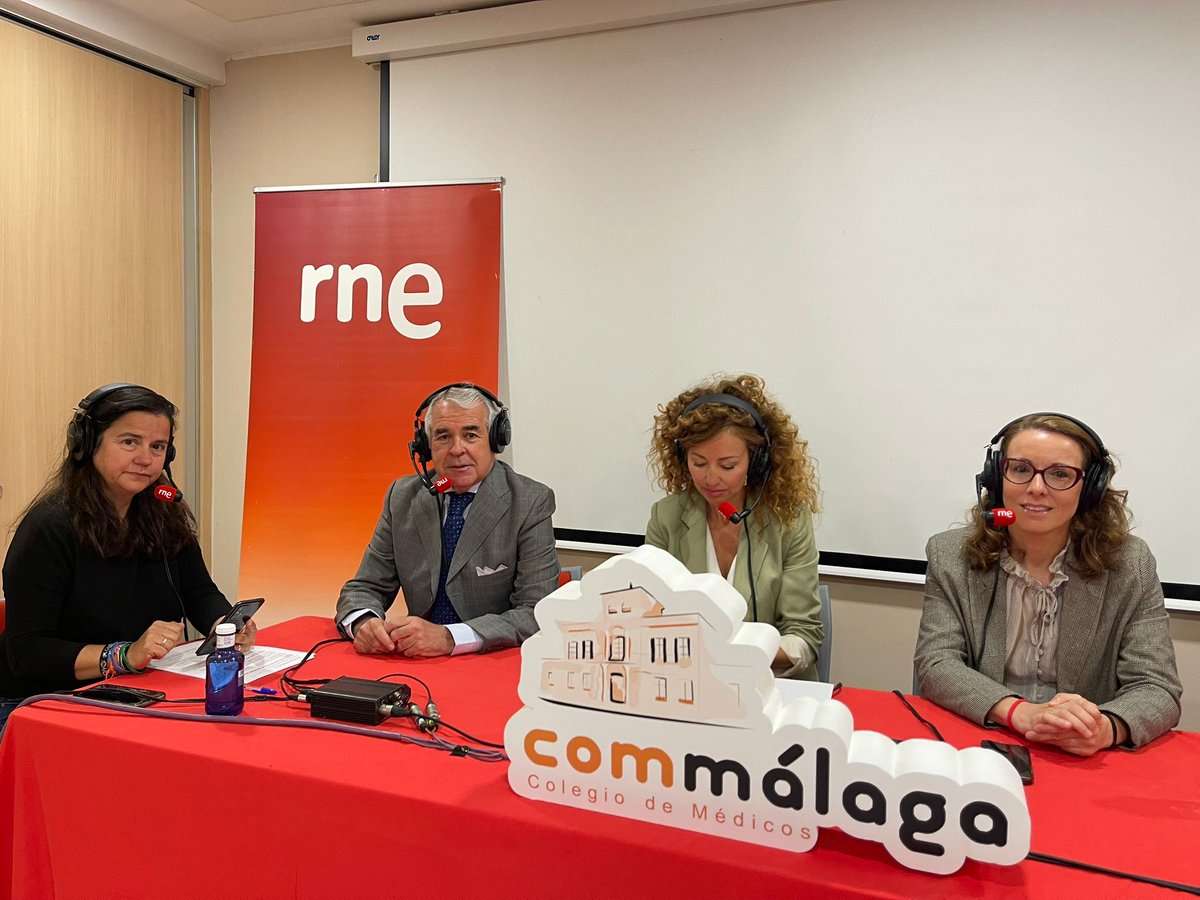 LGTorres_rtve's tweet photo. @Commalaga @rne @radio5_rne @RTVEAndalucia @anlopfer @dieGarces_ Ya estamos listos para empezar https://t.co/SuzjxV6Yv7