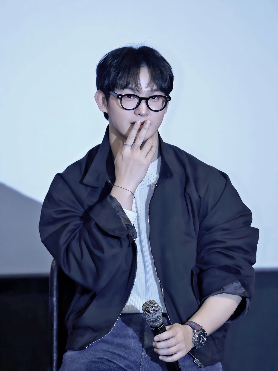 hyunsikdaily's tweet photo. #LIMHYUNSIK #임현식 #BTOB #비투비
@BTOB_IMHYUNSIK https://t.co/vHwlLlCVd1