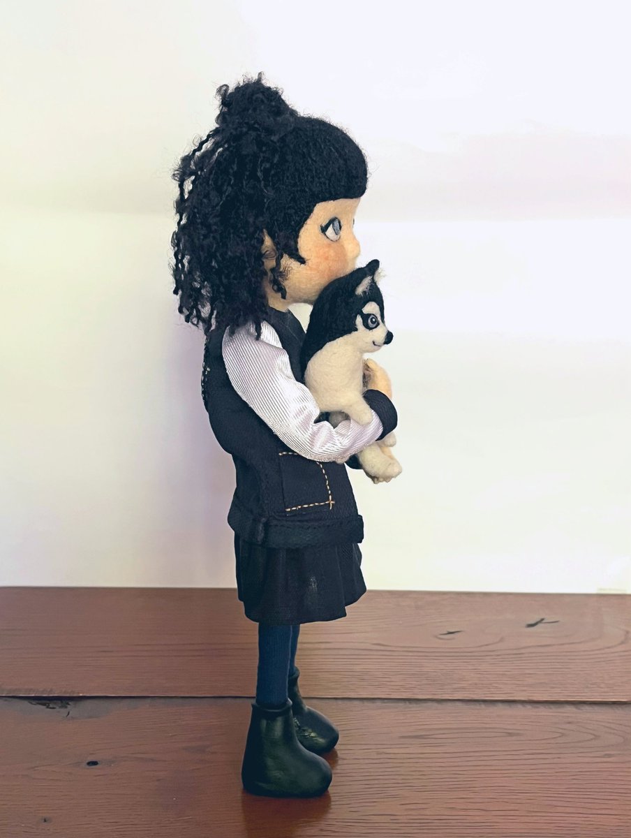 姉さんとハスキーはこんな感じ。
ブーツ、少し長くしました。

#needlefelting #羊毛人形