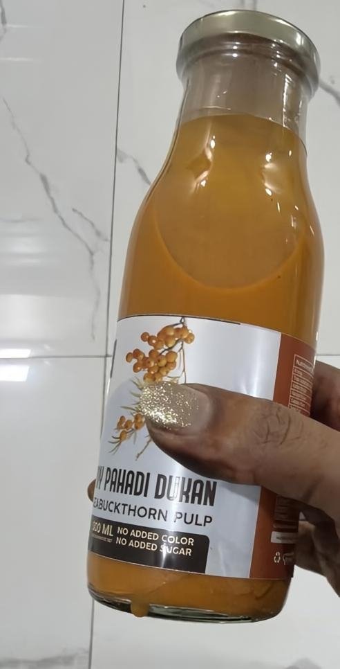 virkamble98's tweet photo. @AmazonHelp My order ID is 403-8011724-5583557 and I have received a damaged order. I reached out to customer care with photos yet it was rejected. There is no way I could connect to the customer care. Please help. Attaching all the photos. @consumerforum_ https://t.co/My5qbgSoVf