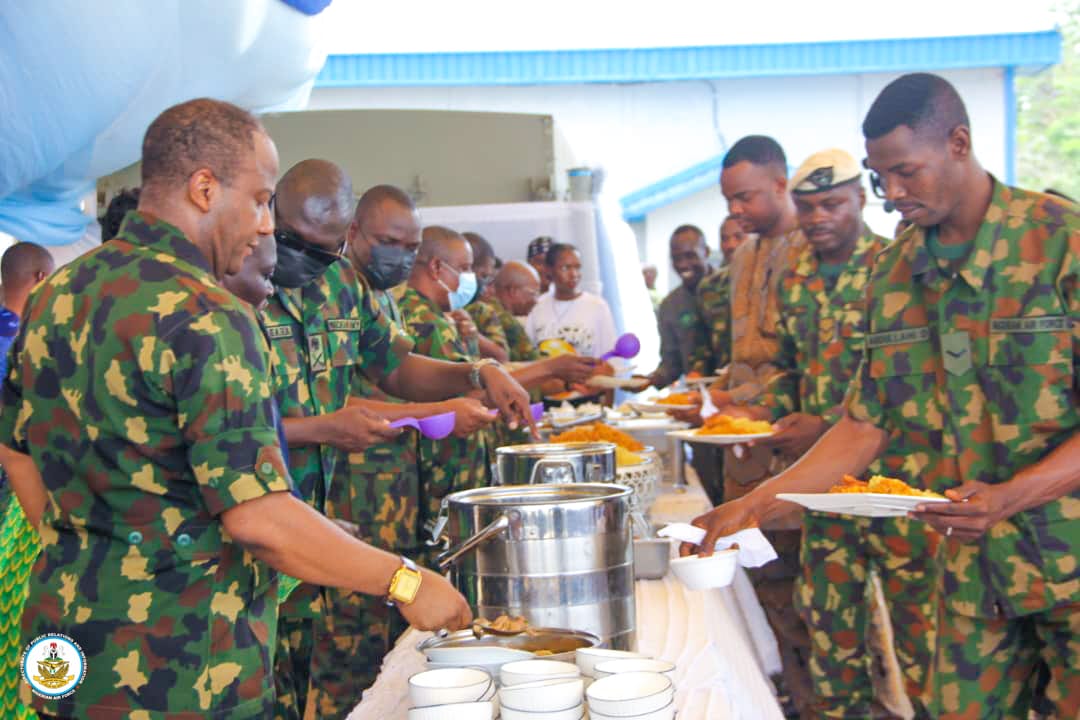 NigAirForce's tweet photo. CAS CHARGES TROOPS TO SUSTAIN JOINT AIR-GROUND STRIKES AGAINST TERRORISTS, REINFORCES FRONTLINE MORALE IN MAKURDI

The Chief of the Air Staff (CAS), Air Marshal Sunday Kelvin Aneke, on 6 April 2026 hosted personnel of the Air Component, Operation WHIRL STROKE (AC OPWS), to a special Easter luncheon in Makurdi aimed at reinforcing frontline morale while sustaining the momentum of ongoing joint air-ground operations. The CAS described Easter as a solemn period symbolising sacrifice, discipline, and spiritual renewal, values that resonate strongly with the ethos of military service. He paid glowing tribute to the gallant men and women of AC OPWS and the wider Armed Forces of Nigeria, noting that their courage, professionalism, and unwavering dedication remain central to recent operational gains and continue to inspire confidence in the Armed Forces’ ability to restore peace and security.

Represented by the Chief of Medical Services, Air Vice Marshal Ikechukwu Ogbodo, the CAS reaffirmed that the Nigerian Air Force, in close synergy with sister services and other security agencies, remains resolute, proactive, and unyielding in ongoing operations against bandits and terrorist elements. He disclosed that the Service has intensified intelligence-driven air campaigns through sustained precision strikes, close air support, armed reconnaissance, and interdiction missions that continue to disrupt enemy logistics, dismantle command structures, and deny hostile elements freedom of movement across the theatre. He added that recent gains recorded within the joint operations area are a direct reflection of troop professionalism, effective joint synergy, and the NAF’s deliberate investment in advanced combat platforms, attack helicopters, surveillance systems, unmanned aerial vehicles, and precision-guided munitions designed to dominate the battlespace and deny terrorists the opportunity to regroup.

The CAS further noted that the NAF will continue to prioritise civil-military cooperation and troop welfare initiatives as critical enablers of morale and sustained mission focus. Earlier, the Air Officer Commanding Tactical Air Command, Air Vice Marshal Micheal Ekwueme, described the luncheon as a strategic morale-building engagement that reinforces comradeship and operational synergy within the Joint Operations Area. In a separate remark, the Air Component Commander, Operation WHIRL STROKE, Wing Commander OO Evulobi, assured the CAS that personnel remain fully committed to sustaining the current operational tempo and delivering decisive airpower effects in support of surface forces. The engagement once again underscored the people-centric leadership of the CAS and his commitment to sustaining a highly motivated, professional, and mission-ready force.

#NAF #AirPower #OperationWhirlStroke #JointOperations #CounterBanditry #CounterTerrorism #TroopMorale #OperationalEffectiveness #MissionReadiness #NationalSecurity #NigerianAirForce