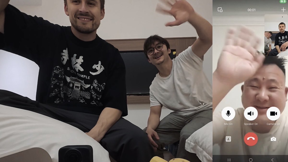 mogularchive's tweet photo. a call with the 🐐 https://t.co/lK5mfbOHl1