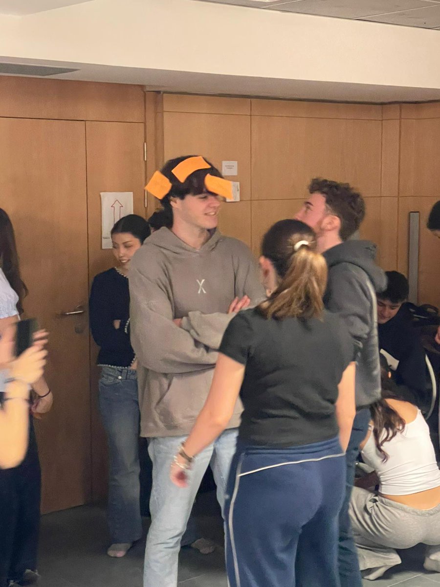 ISE_URJC's tweet photo. En la asignatura de Inteligencia Emocional del Grado @ISE_URJC  de la Universidad @urjc  desarrollan dos talleres clave para el crecimiento personal y profesional del alumnado:
🧠 Expresión y reconocimiento de emociones
🧘🏻‍♀️ Mindfulness y técnicas de relajación https://t.co/omD50fKtWN