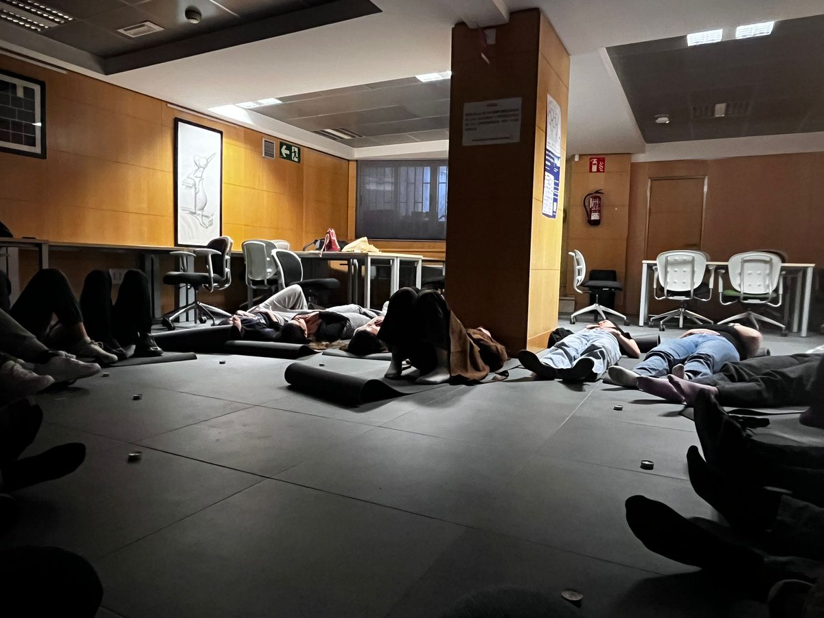 En la asignatura de Inteligencia Emocional del Grado <a href="/ISE_URJC/">ISE URJC</a>  de la Universidad <a href="/urjc/">URJC</a>  desarrollan dos talleres clave para el crecimiento personal y profesional del alumnado:
🧠 Expresión y reconocimiento de emociones
🧘🏻‍♀️ Mindfulness y técnicas de relajación