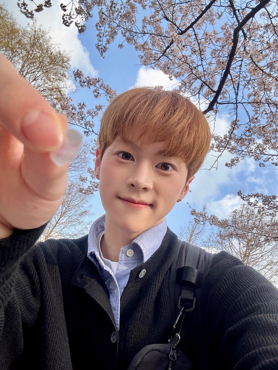 ADAP_offcl's tweet image. 🌸🙅‍♂️🫵🏻🍀

#ADAP #에이댑
#재영 #JAEYOUNG 
#ALL_DREAMS_ARE_POSSIBLE