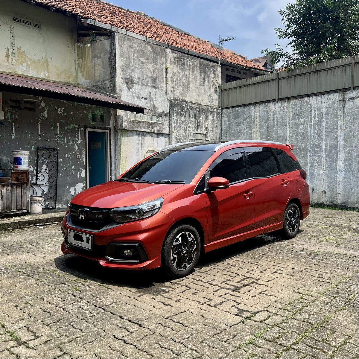 PIM08_'s tweet photo. * Tukar Tambah / Kredit Welcome *
• Mobilio RS 2019 Automatic •
- Plat F kota Bogor ( Genap )
- Pajak aktif April 2027
- Surat-surat lengkap (bpkb,stnk,faktur)
- Kunci lengkap ada 2
- Kilometer 68.000 ( Full Servis Record
#mobiliors2019 #hondamobiliors2019 https://t.co/1vf3vQ0x1B