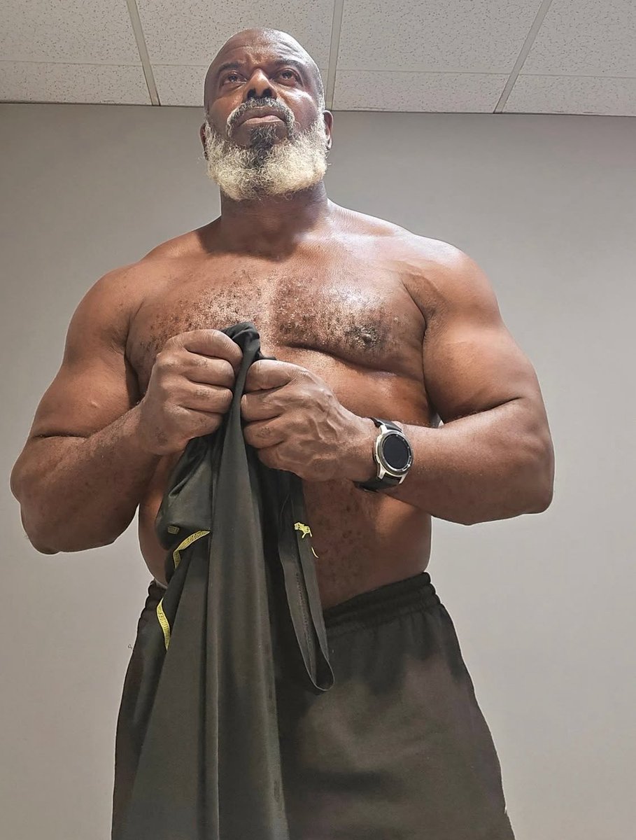 PopsHomies tweet media