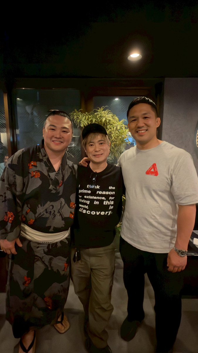 karatekairie's tweet photo. 48歳ラストの日。昨日は昔から応援している炎鵬関の十両復帰お祝い。史上初の快挙！嬉しかった。幸せな時間だった。そして昨日引退を発表した剣翔関のお疲れ様会もやった。関取としての再スタートとセカンドキャリアのスタート。人生を観れた日だった。 https://t.co/12NOTpHYex