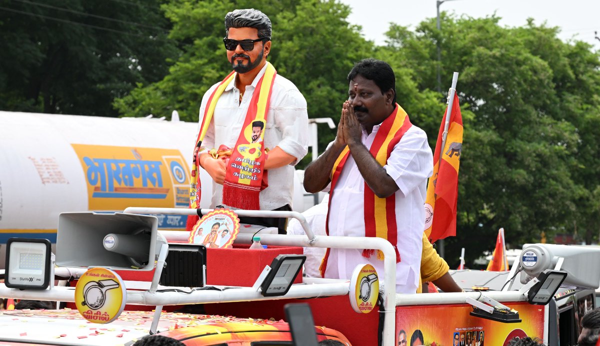 The ultimate proxy campaign!

TVK candidate for Tiruverumbur, Navalpattu S. Viji, found a very creative way to ensure that his party chief was present for his campaign in Tiruchi today. 

He toured the constituency seeking votes with a cardboard cutout of Vijay standing right
