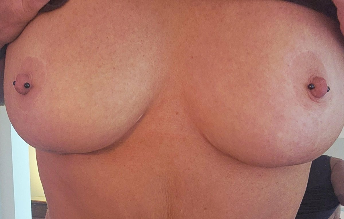 Scarlett tweet media