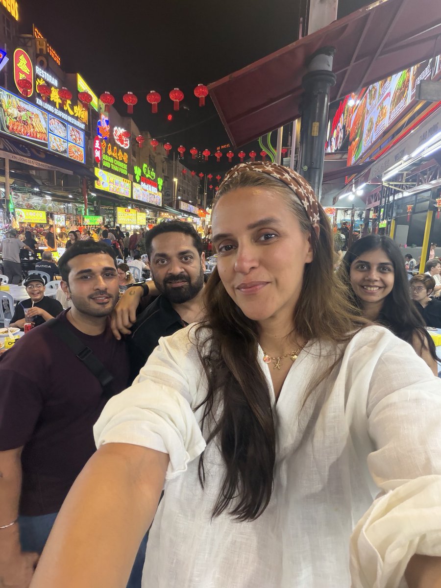 NehaDhupia's tweet image. A Multi tasking minute in #malaysia …
With …. ♥️

@makeupbynayan 
@jinalpnagda 
@thakkerrishi